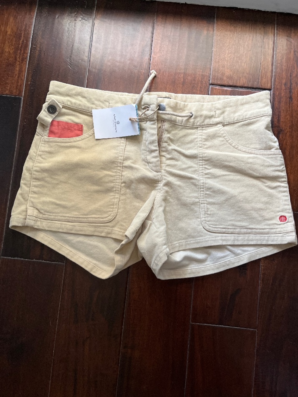 Amundsen 3incher cosserat cord shorts NET